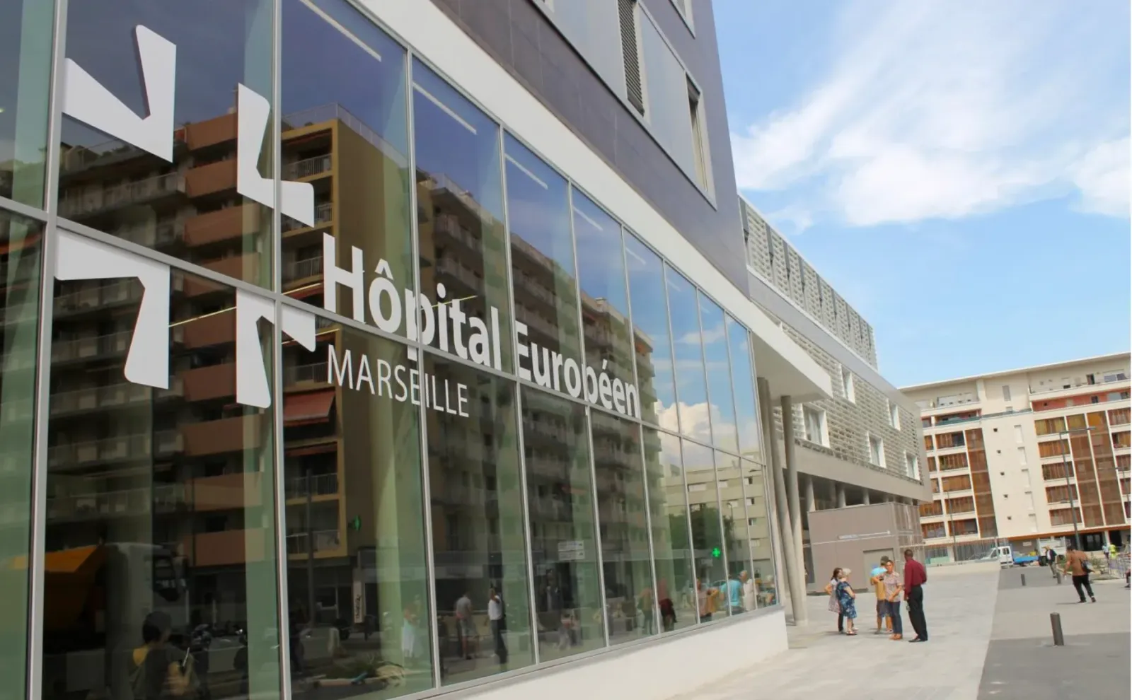 Façade de l'Hôpital Européen, à Marseille
